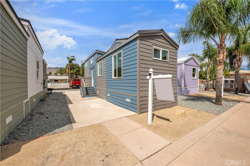 501 S mistletoe 17, San Jacinto, CA 92582 — photo 1