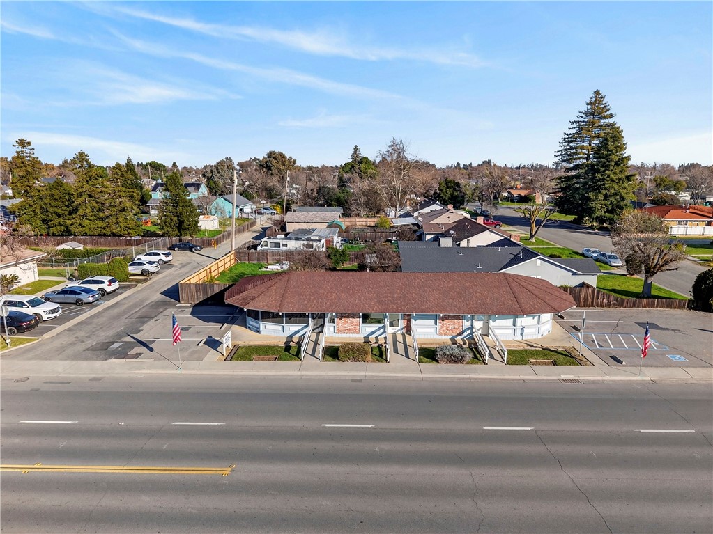 1015 1021 &25 W Wood St