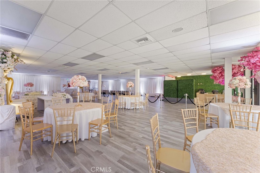 6265 Van Nuys Boulevard, Van Nuys, CA 91401 — photo 1