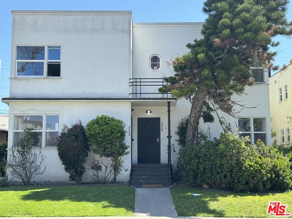 2722 W 43rd Place, Los Angeles, CA 90008 — photo 1