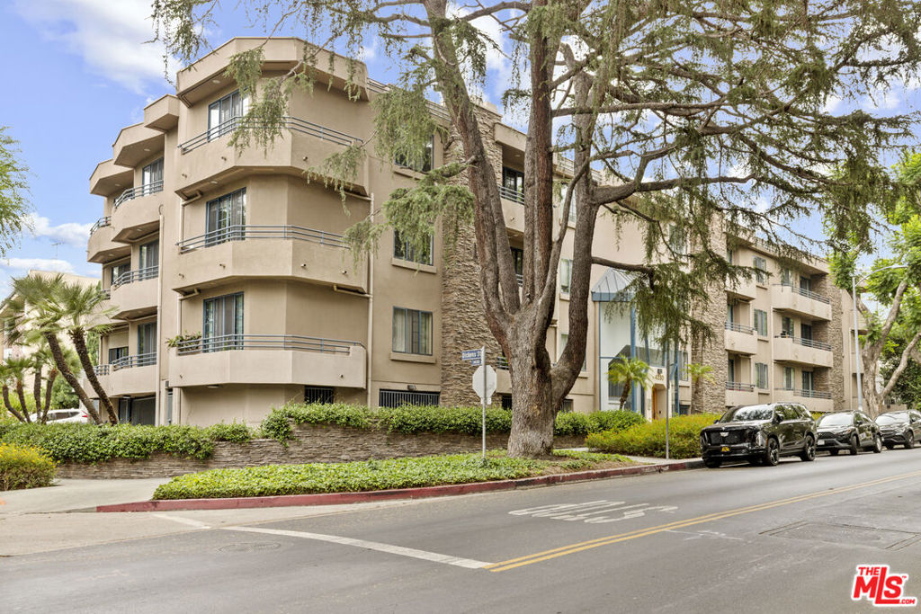 4230 Stansbury Avenue 105, Sherman Oaks, CA 91423 — photo 1