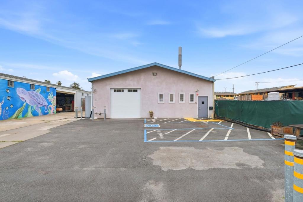 1035 17th Avenue, Santa Cruz, CA 95062 — photo 1