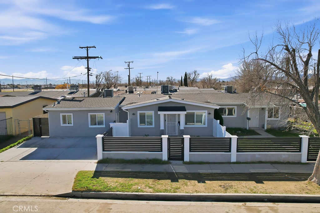 552 W Avenue H8, Lancaster, CA 93534 — photo 1