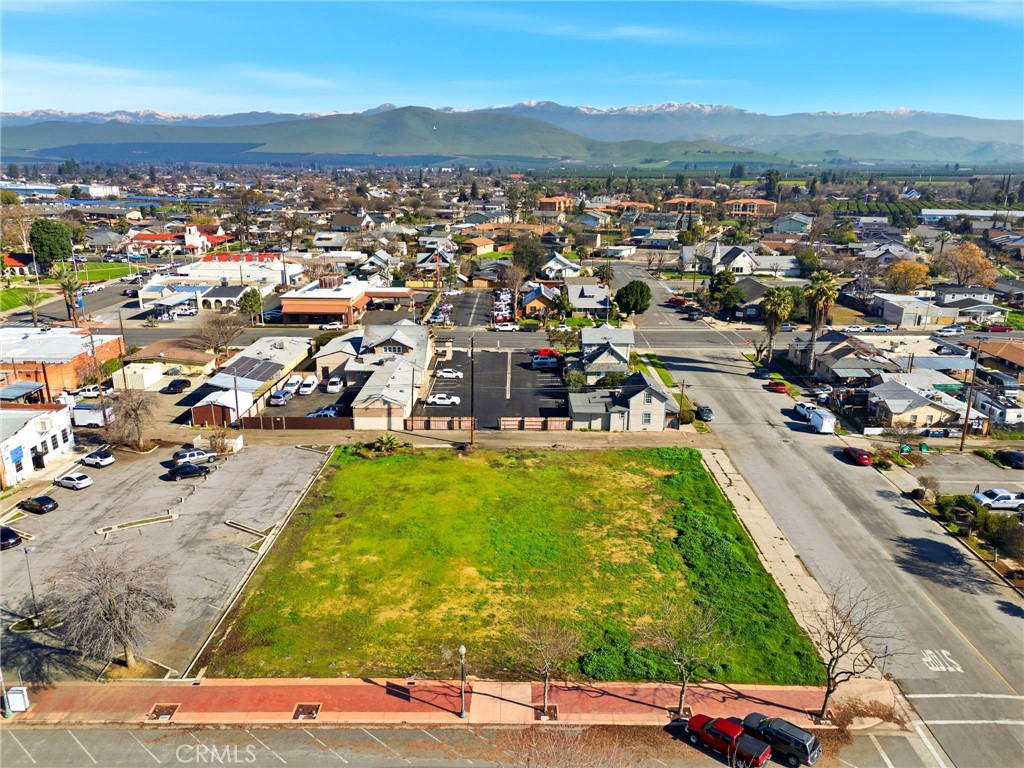 190 S Elmwood Avenue, Lindsay, CA 93247 — photo 1