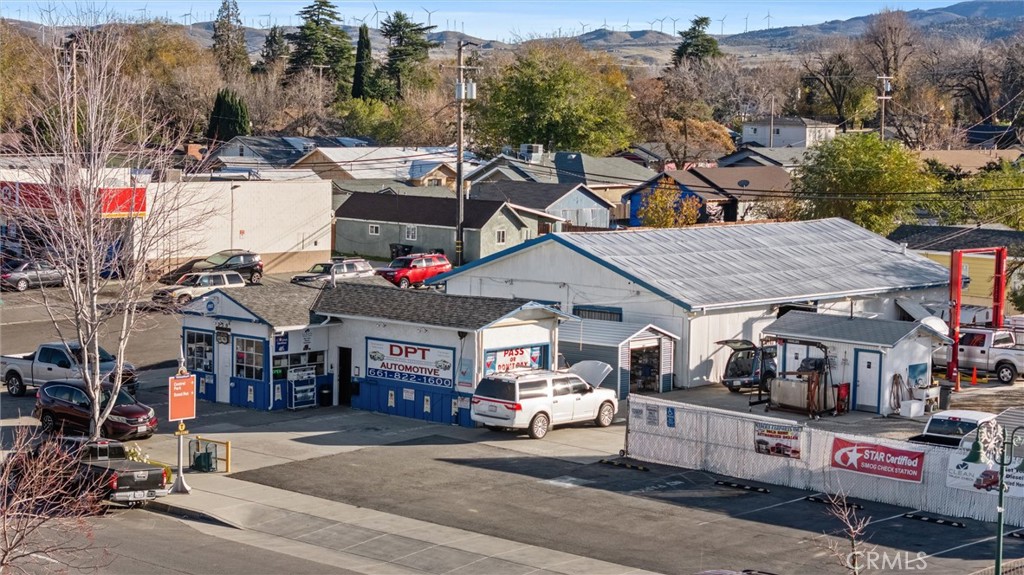 230 E Tehachapi