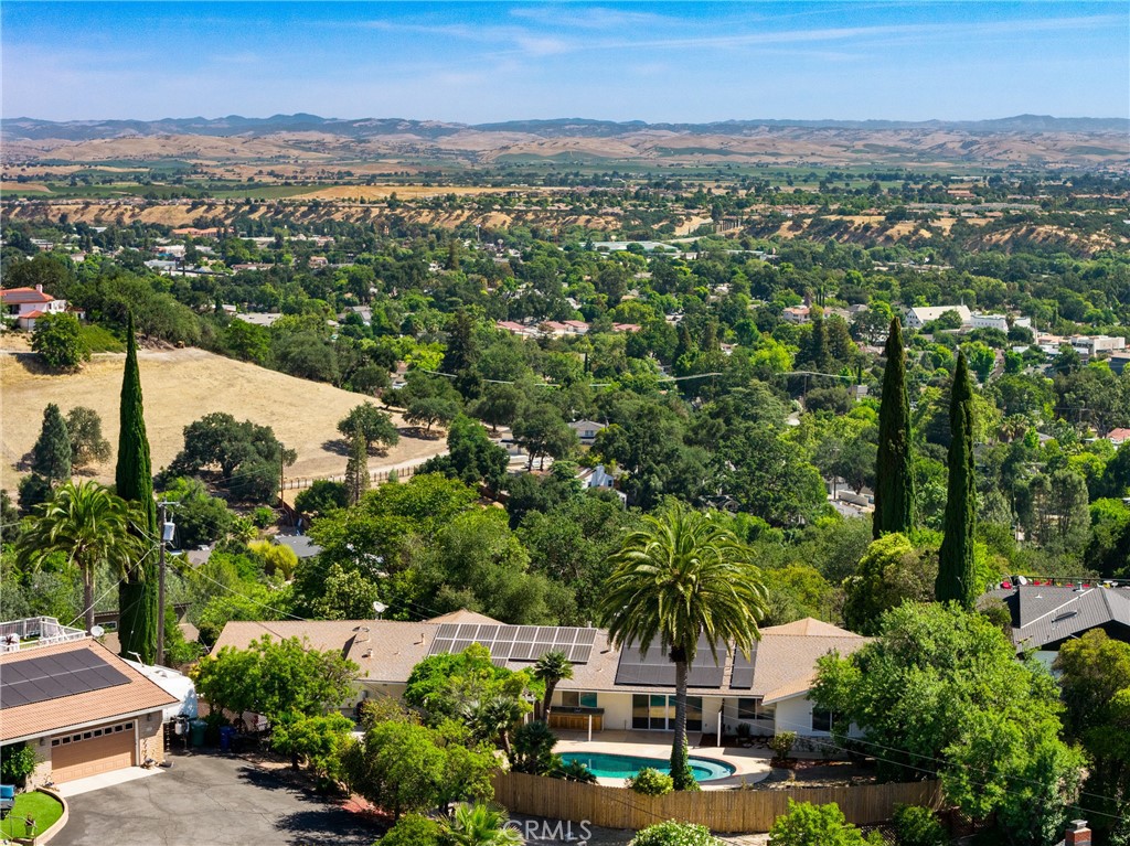 215 Hilltop, Paso Robles, CA 93446 — photo 1