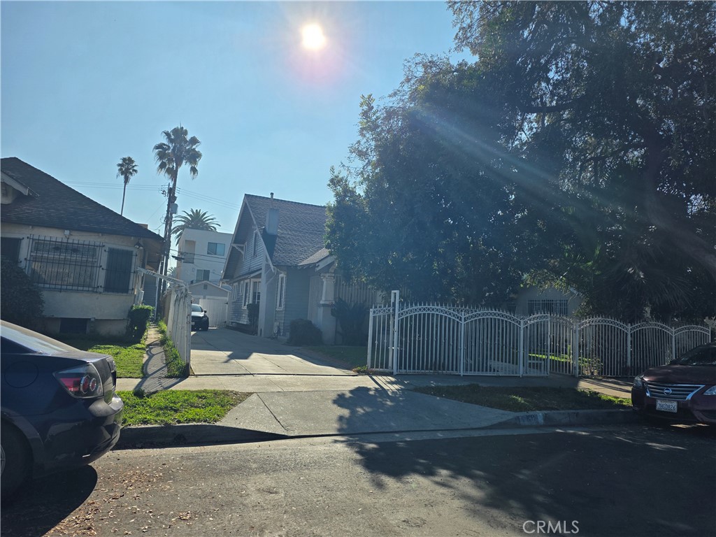 1180 W 39th Place, Los Angeles, CA 90037 — photo 1