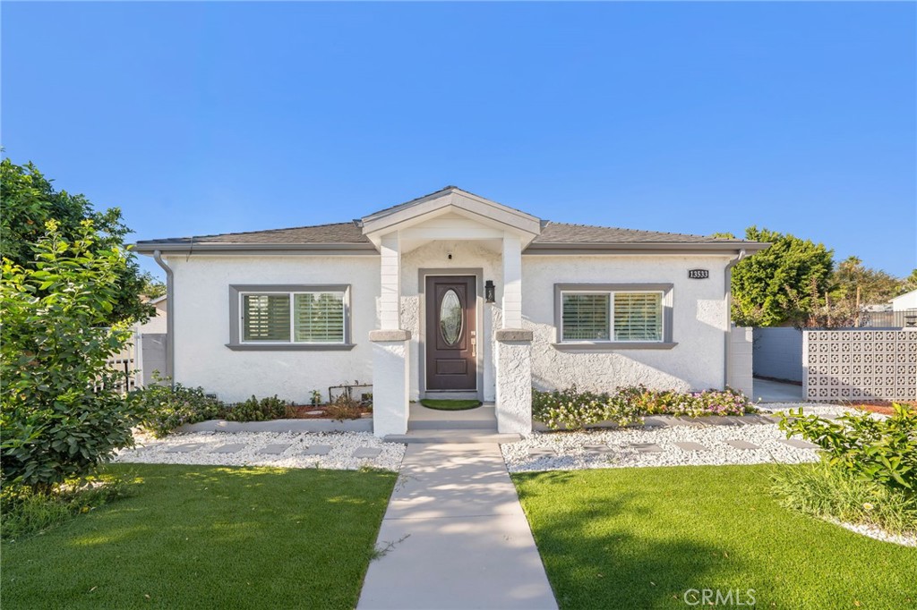 13533 Terra Bella, Pacoima, CA 91331 — photo 1