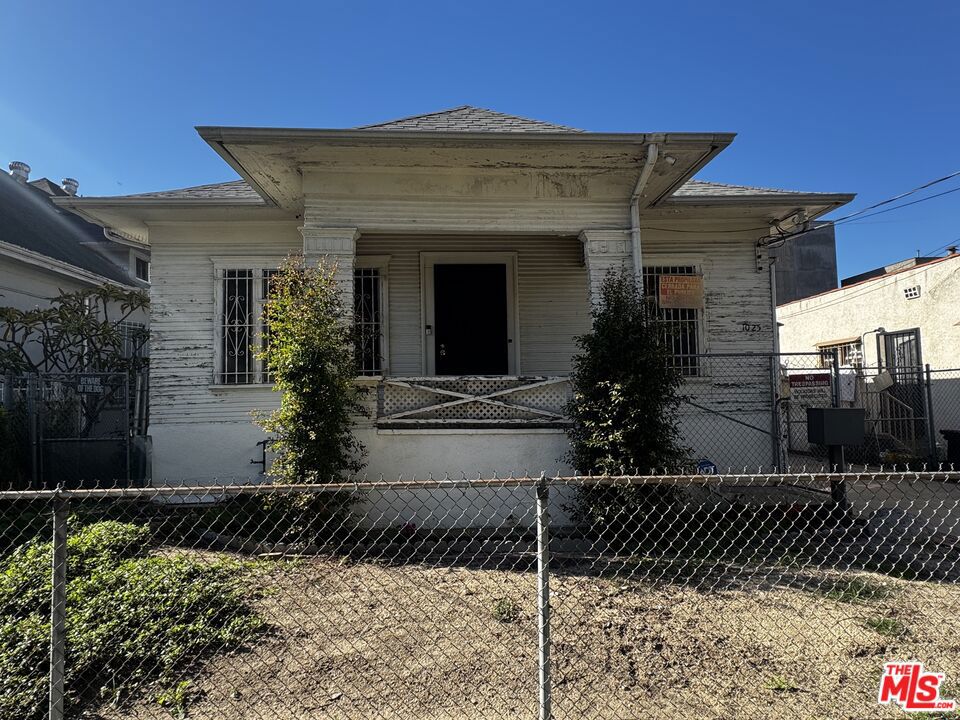 1025 S Kenmore Avenue, Los Angeles, CA 90006 — photo 1