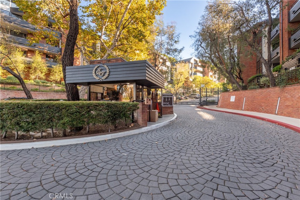 4774 Park Encino 206, Encino, CA 91436 — photo 1