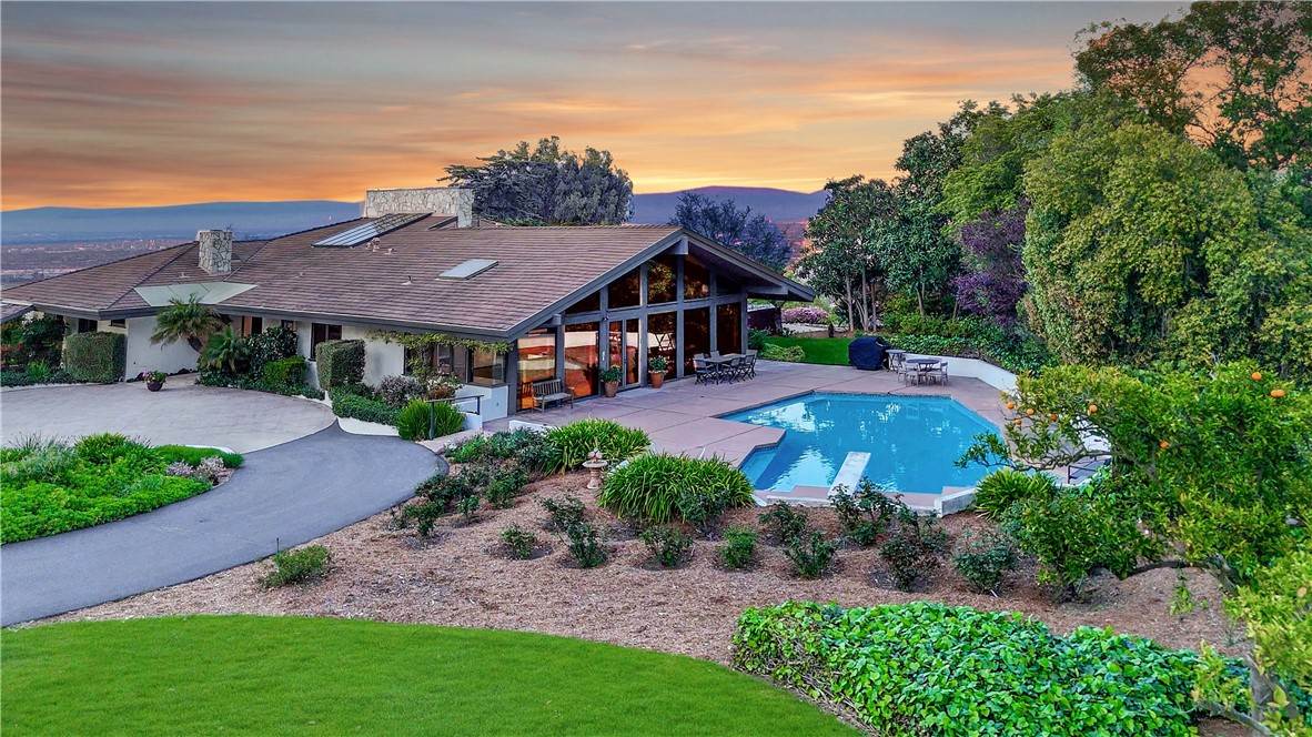 57 Saddleback, Rolling Hills, CA 90274 — photo 1