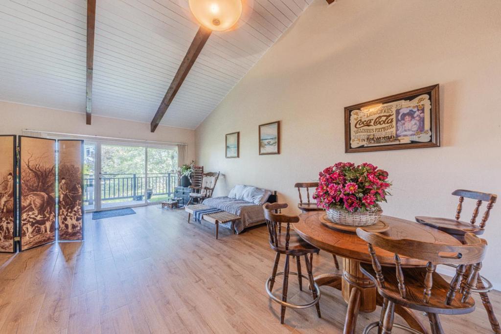 158 Kern Street 11, Salinas, CA 93905 — photo 1
