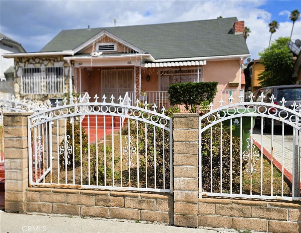 416 N Hobart, Los Angeles, CA 90004 — photo 1