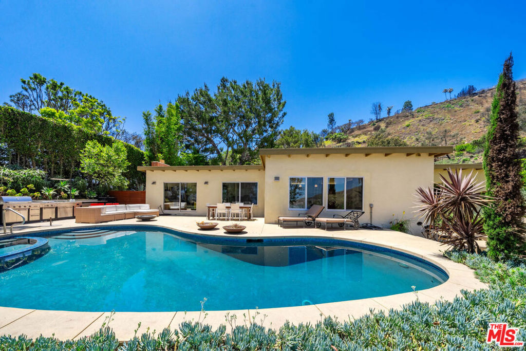 20556 Little Rock Way, Malibu, CA 90265 — photo 1