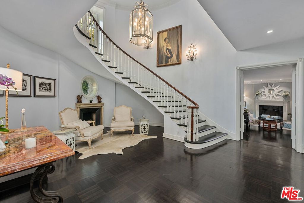 1110 Benedict Canyon Drive, Beverly Hills, CA 90210 — photo 1