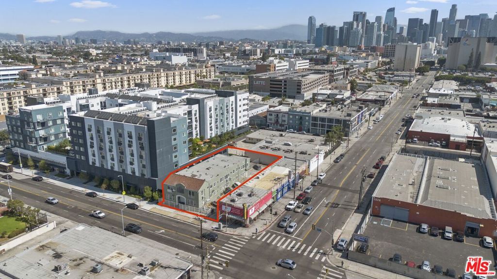 225 W Adams Boulevard, Los Angeles, CA 90007 — photo 1