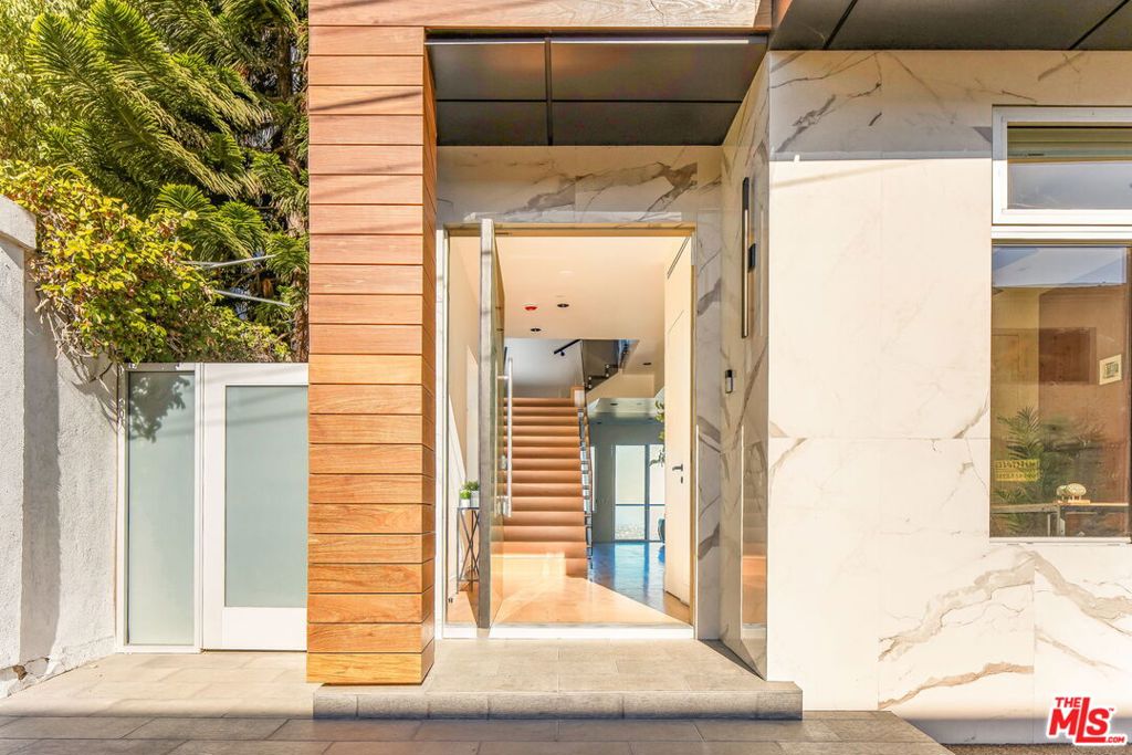 1610 Viewmont Drive, Los Angeles, CA 90069 — photo 1