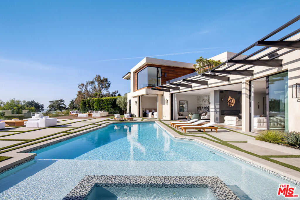 816 Glenmere Way, Los Angeles, CA 90049 — photo 1