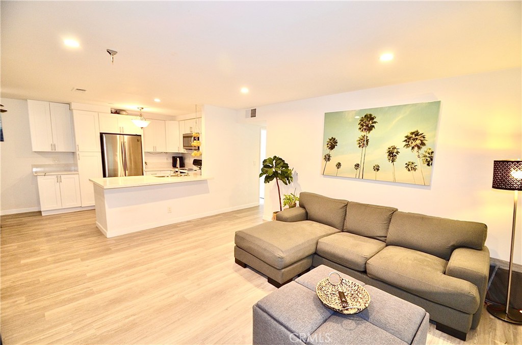 8712 Chessington Drive 255D, Inglewood, CA 90305 — photo 1