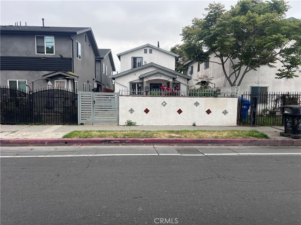 10970 Avalon Boulevard, Los Angeles, CA 90061 — photo 1