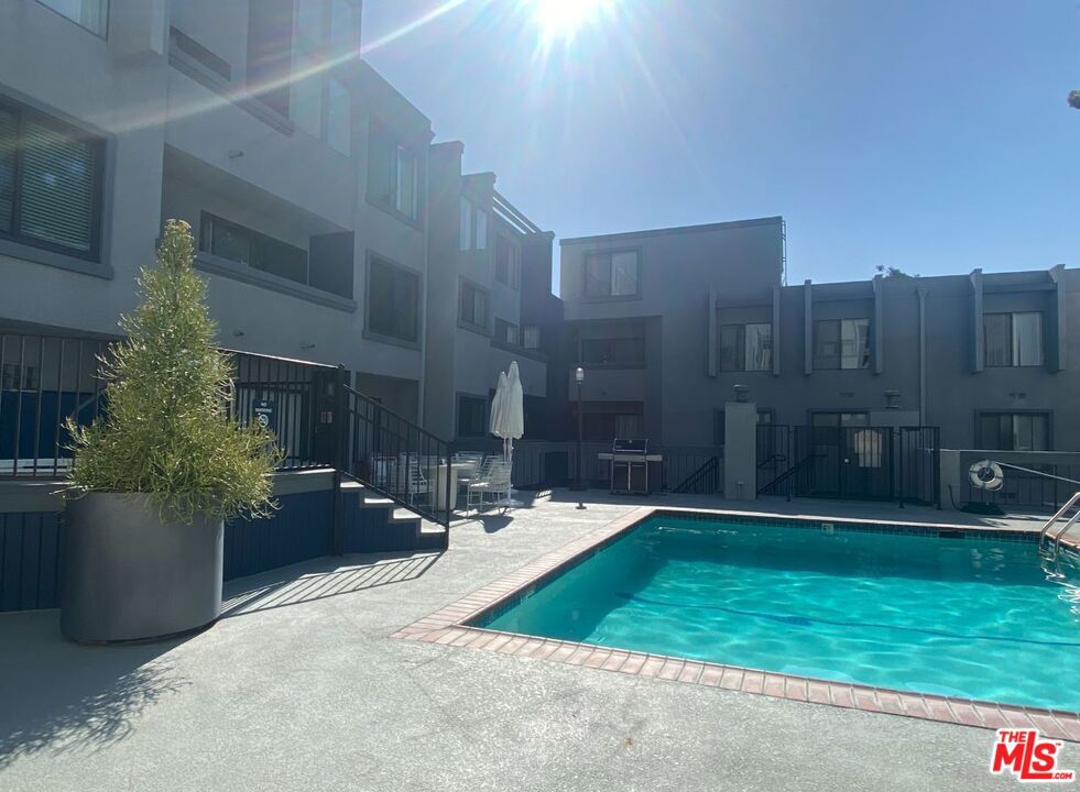 1940 N Highland Avenue 44, Los Angeles, CA 90068 — photo 1