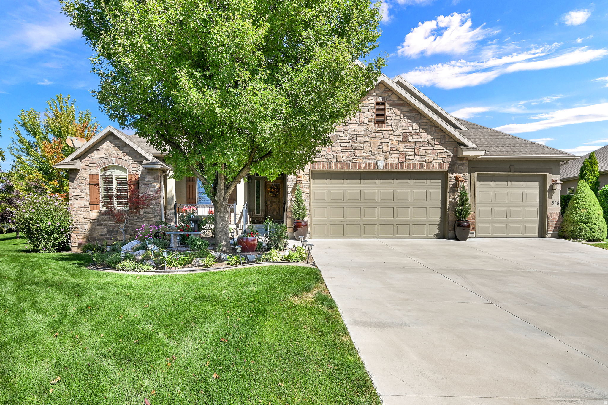 516 N WILCOX WAY, Layton, UT 84040 — photo 1