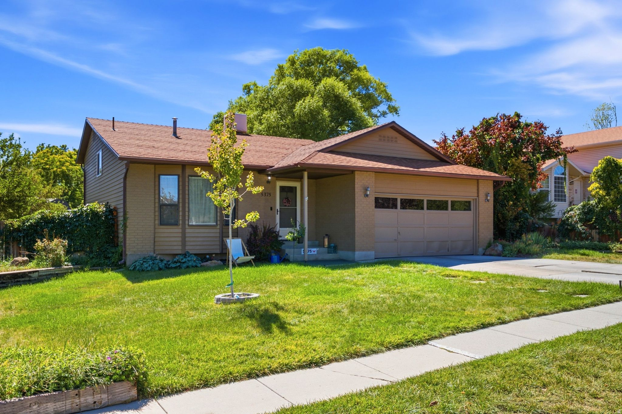 5375 W SAGUARO DR, West Jordan, UT 84081 — photo 1