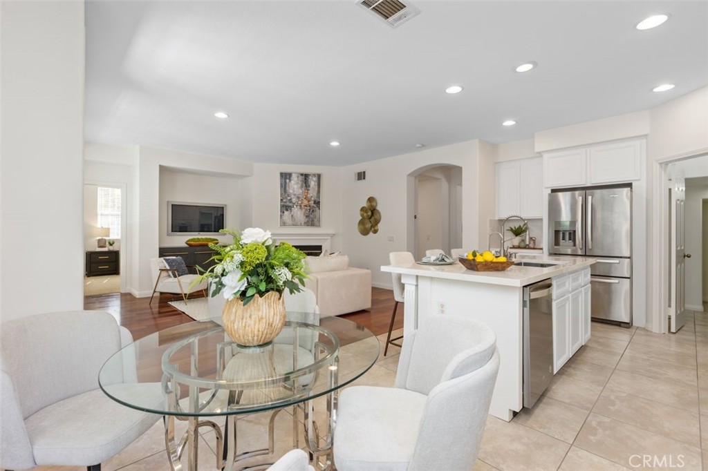 152 Treehouse, Irvine, CA 92603 — photo 1