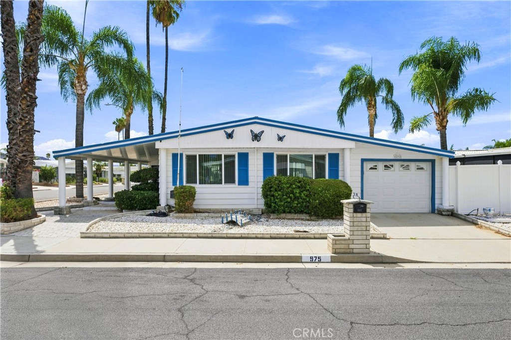 975 Vista Grande Drive, Hemet, CA 92543 — photo 1