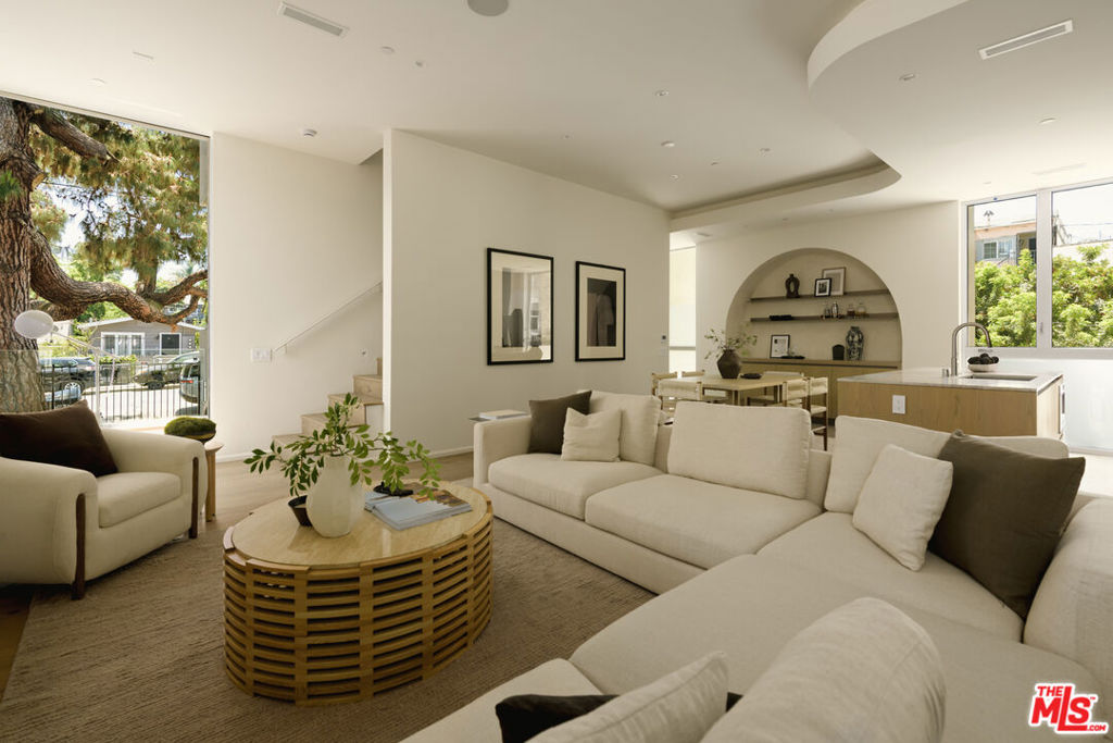 1125 Sanborn Avenue, Los Angeles, CA 90029 — photo 1