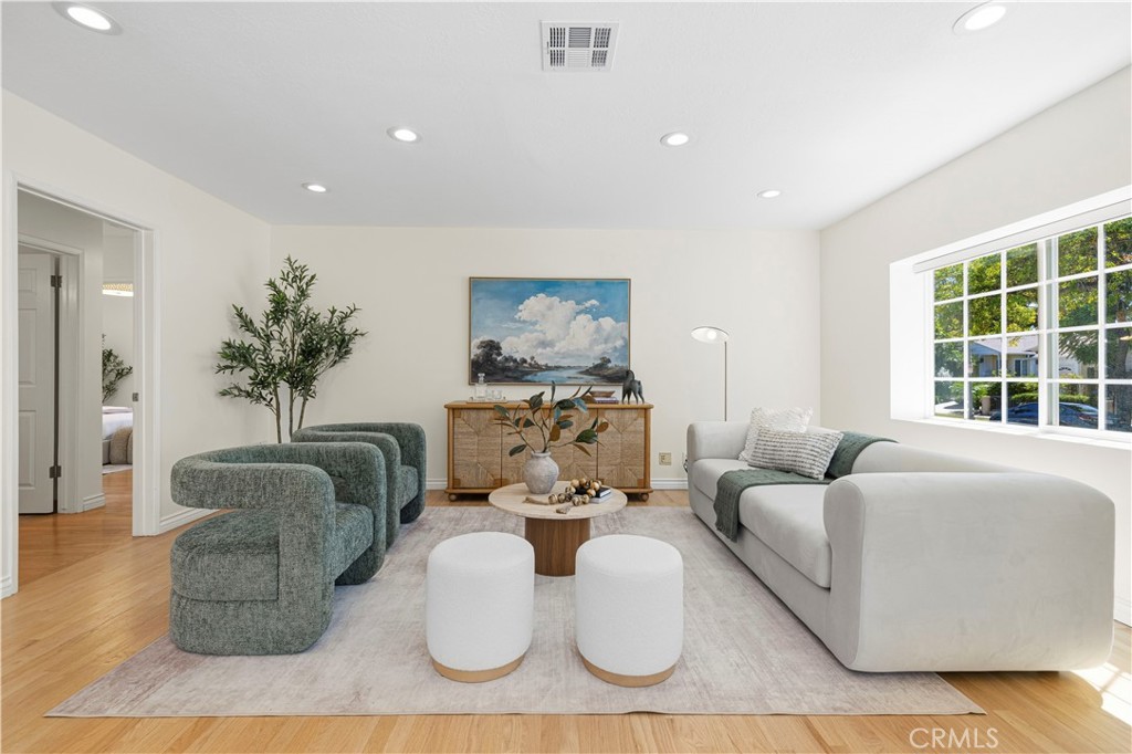 17621 Collins Street, Encino, CA 91316 — photo 1