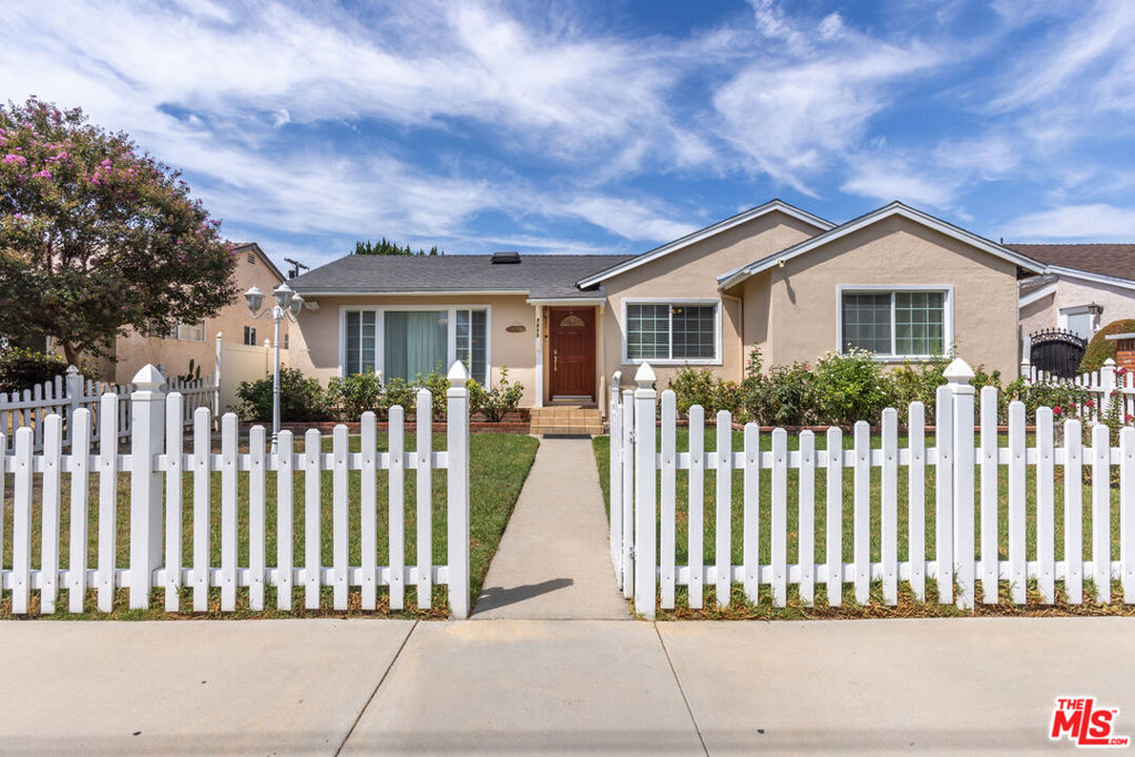 7511 Corbin Avenue, Los Angeles, CA 91306 — photo 1