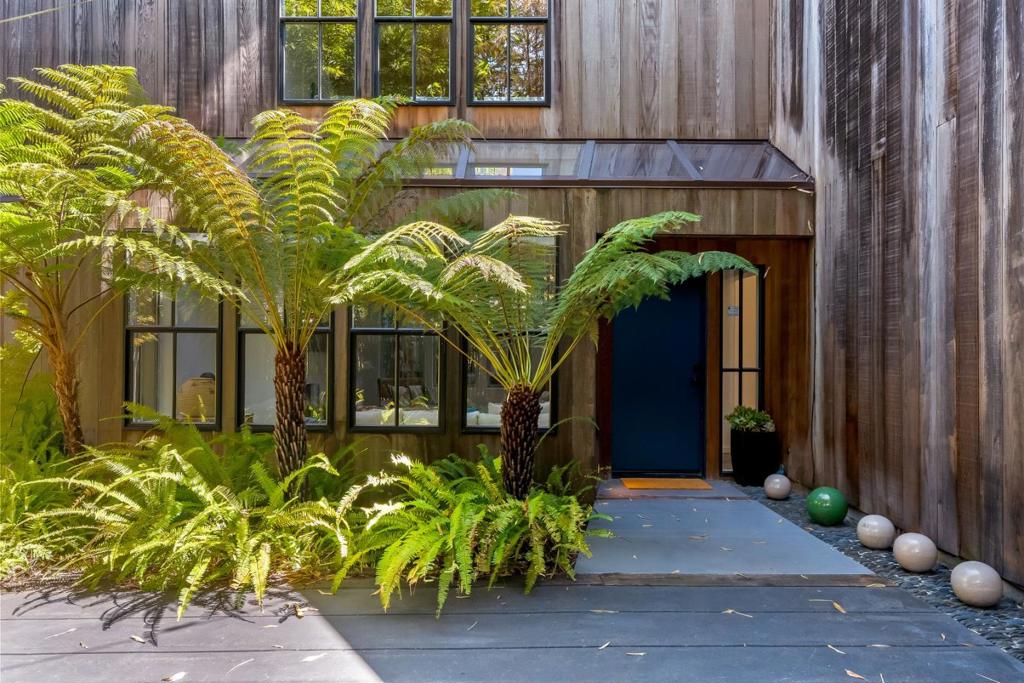 1628 Emerson Street, Palo Alto, CA 94301 — photo 1