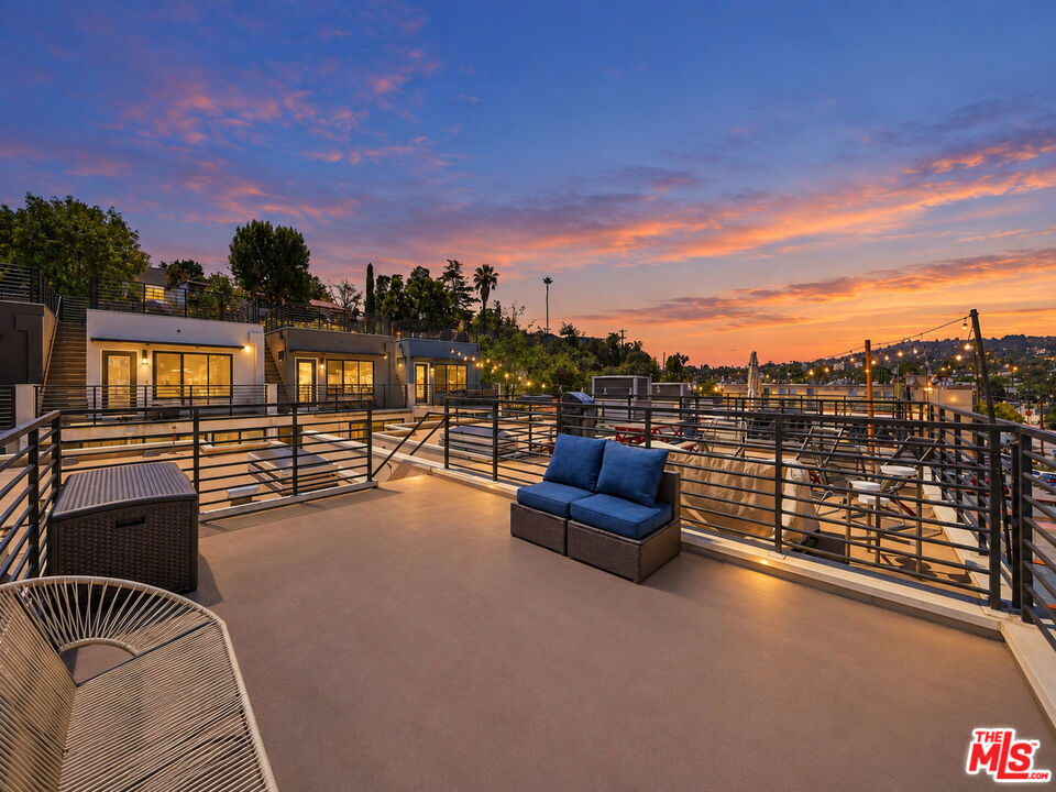 2928 Rowena Avenue 3, Los Angeles, CA 90039 — photo 1