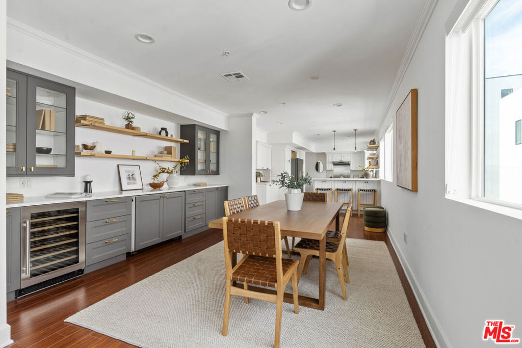 11801 Avon Way 5, Los Angeles, CA 90066 — photo 1