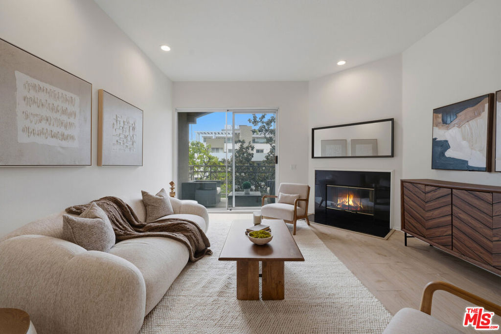 1820 S Beverly Glen Boulevard 208, Los Angeles, CA 90025 — photo 1