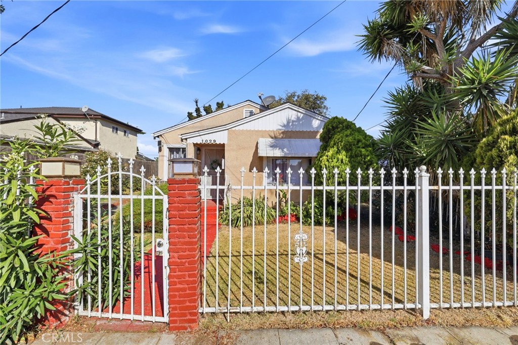 1029 73rd Ave, Oakland, CA 94621 — photo 1