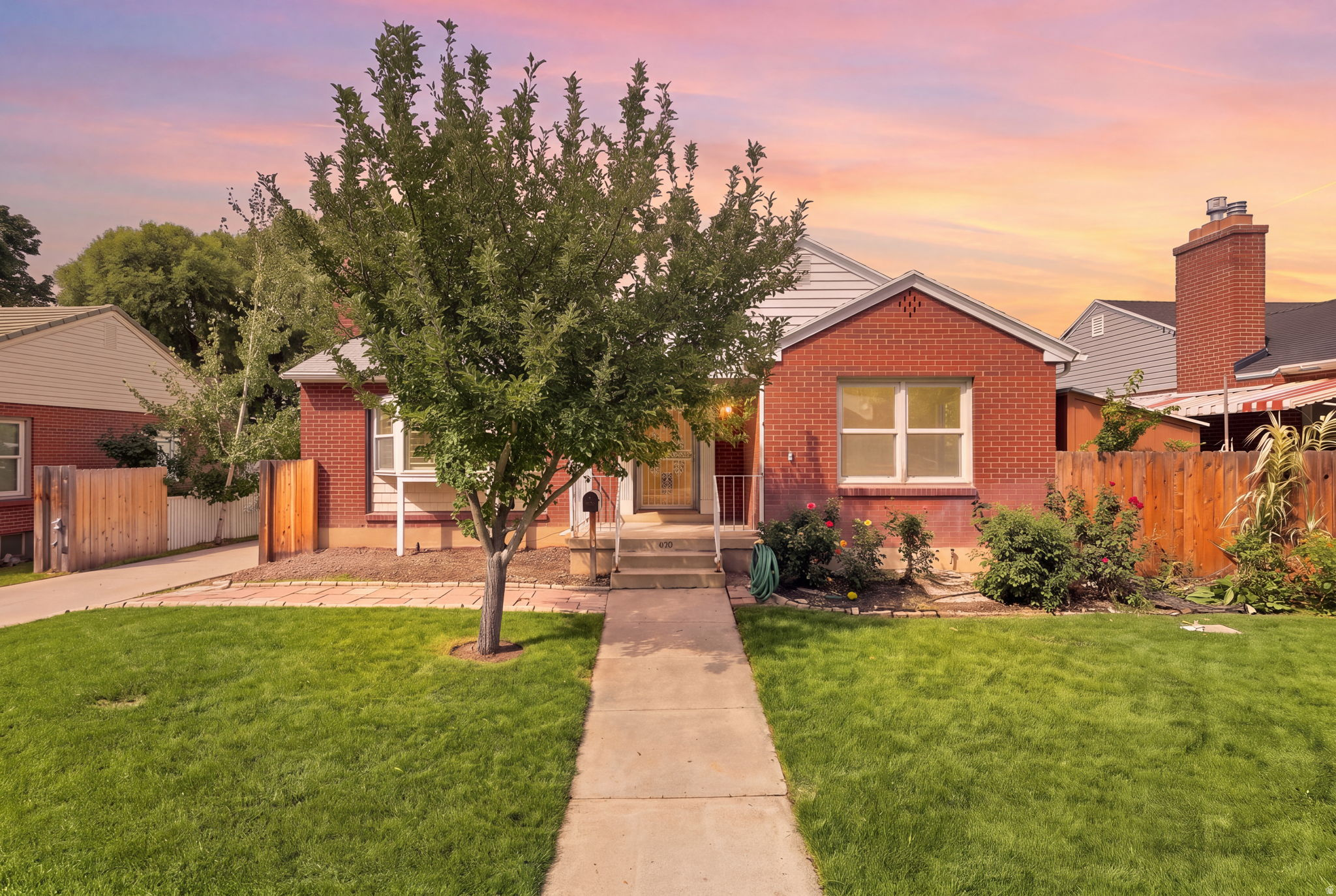 2732 S GRANDVIEW CIR, Salt Lake City, UT 84106 — photo 1