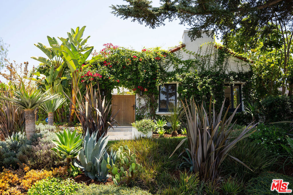 140 N Plymouth Boulevard, Los Angeles, CA 90004 — photo 1