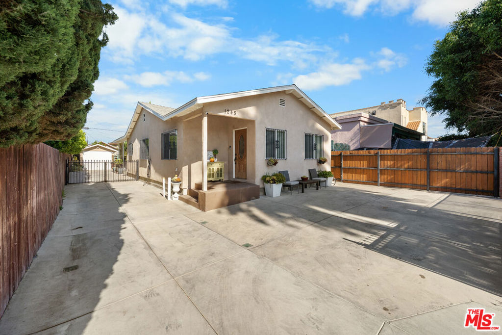 1245 S Muirfield Road, Los Angeles, CA 90019 — photo 1