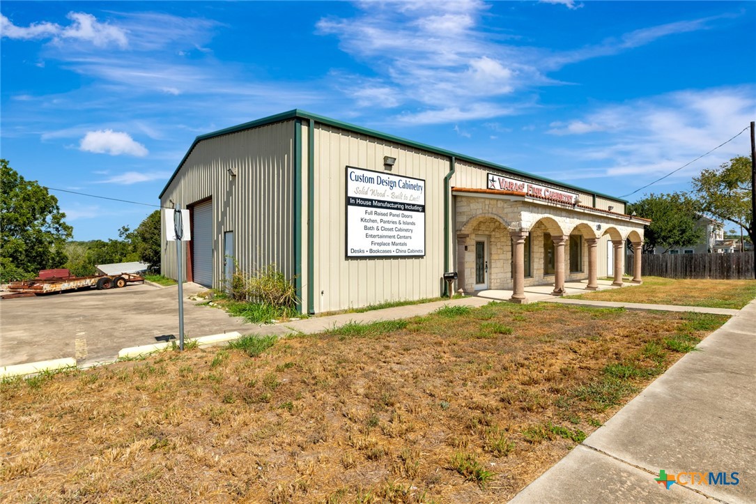 207 S Moody Street, Victoria, TX 77901 — photo 1