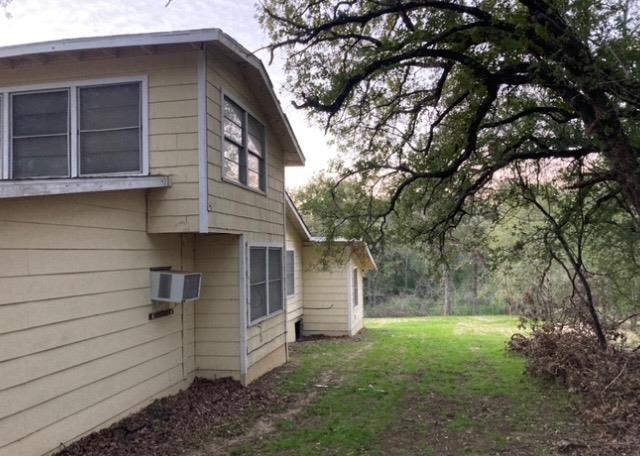 120  Center Creek Dr, Floresville, TX 78114 — photo 1