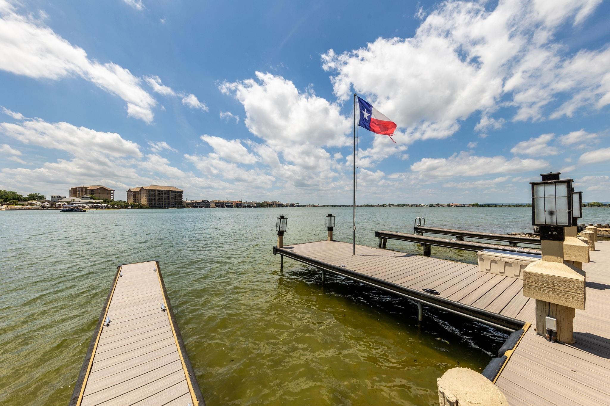 402 Island Dr #B, Horseshoe Bay, TX 78657 — photo 1