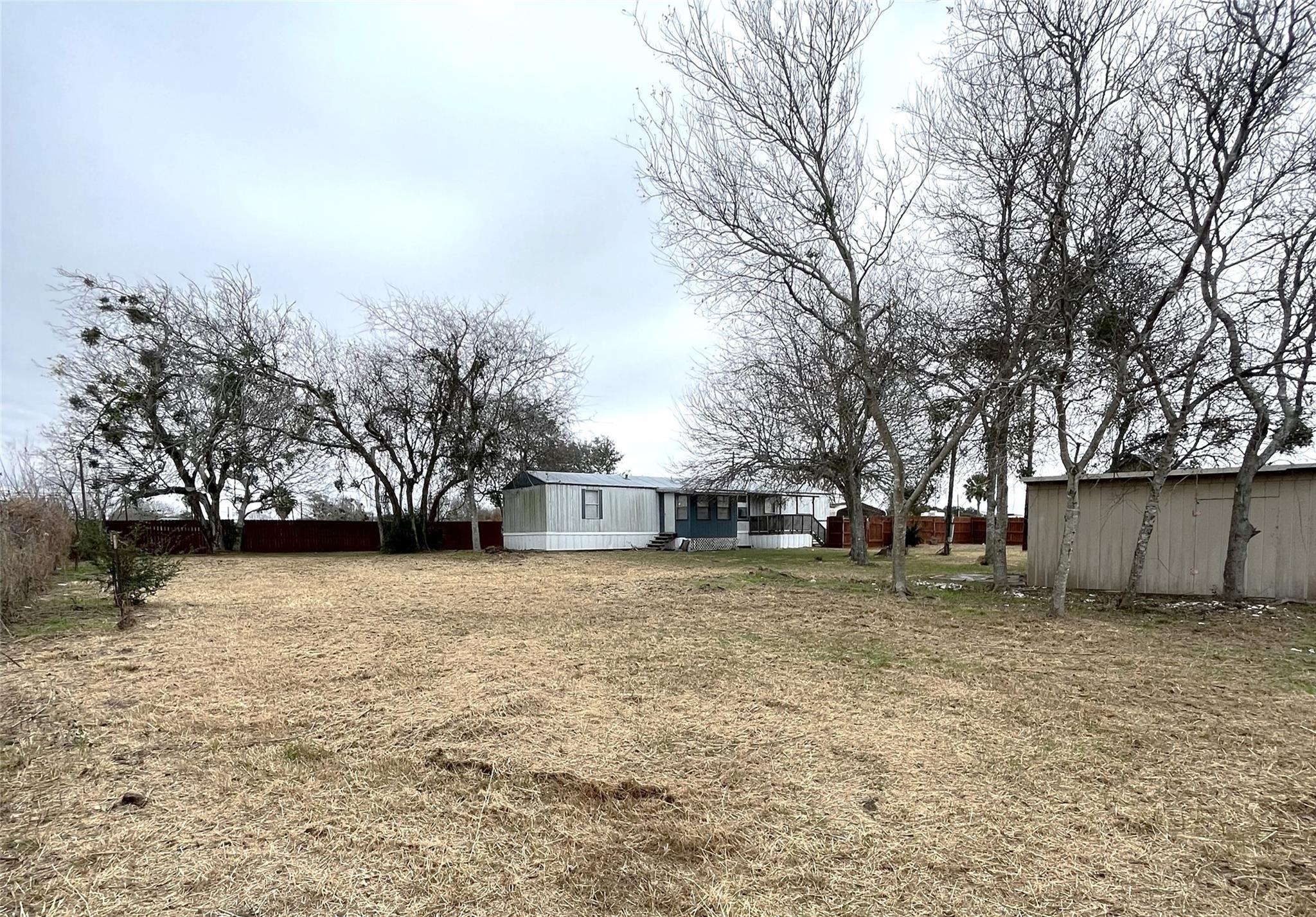 104 S Peach St, Seadrift, TX 77983 — photo 1