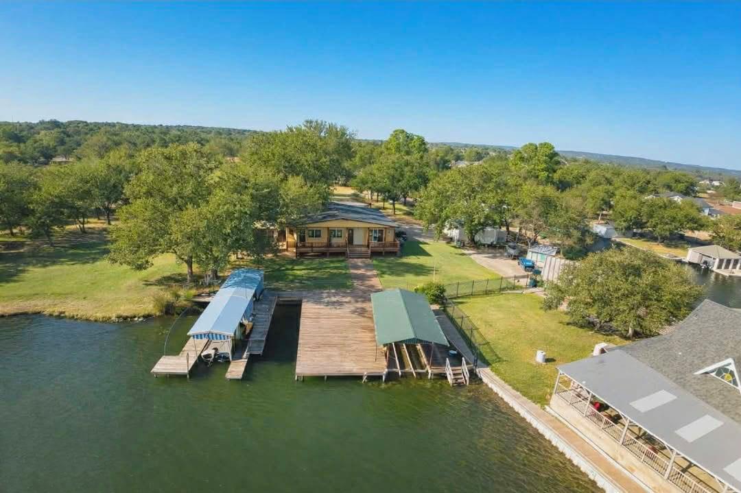 114 Shady Circle Dr, Sunrise Beach Village, TX 78643 — photo 1