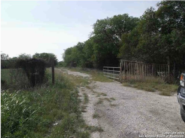 10359/10405 Poteet Jourdanton Fwy