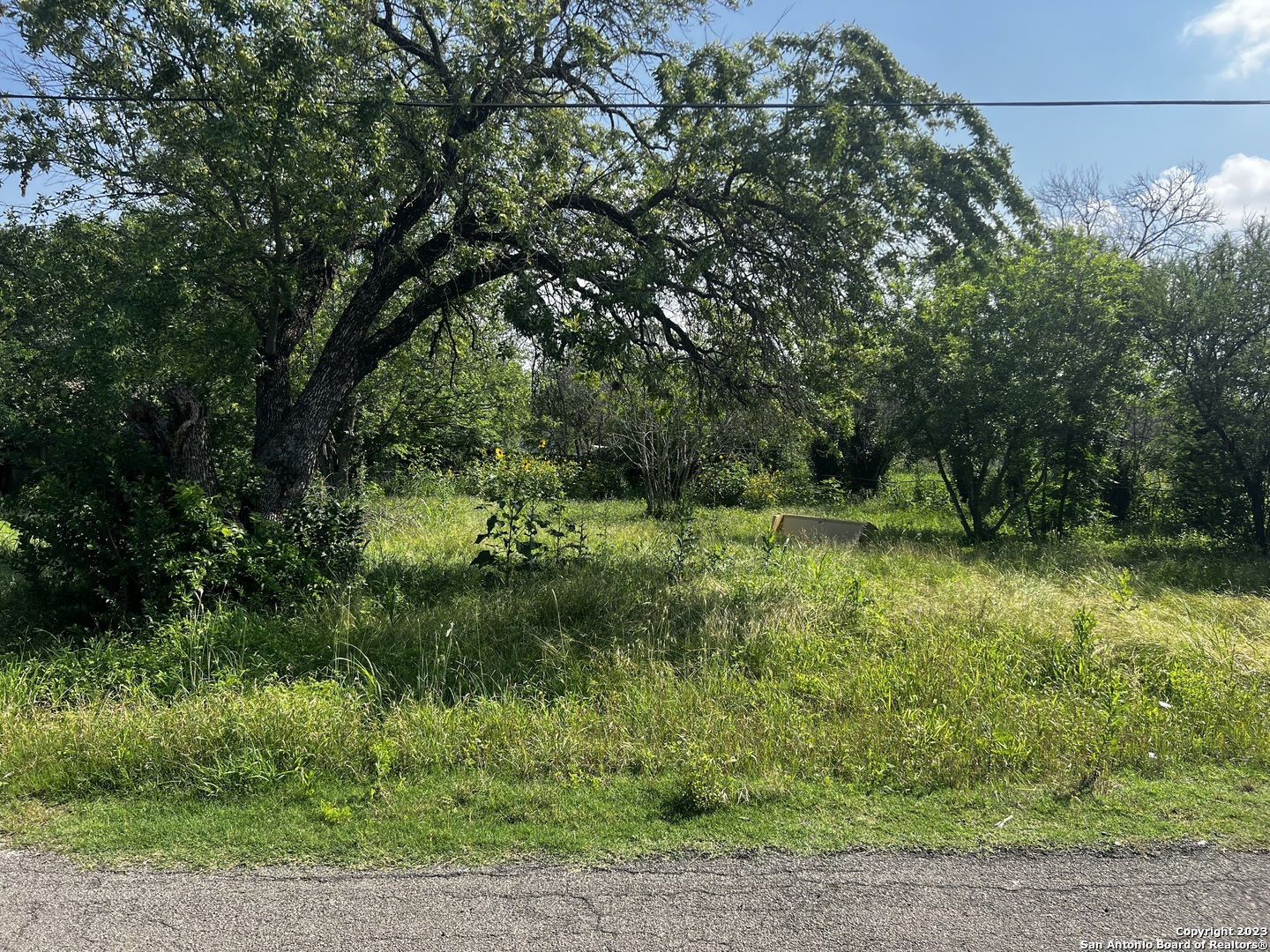 438 HAMPTON ST, San Antonio, TX 78220 — photo 1