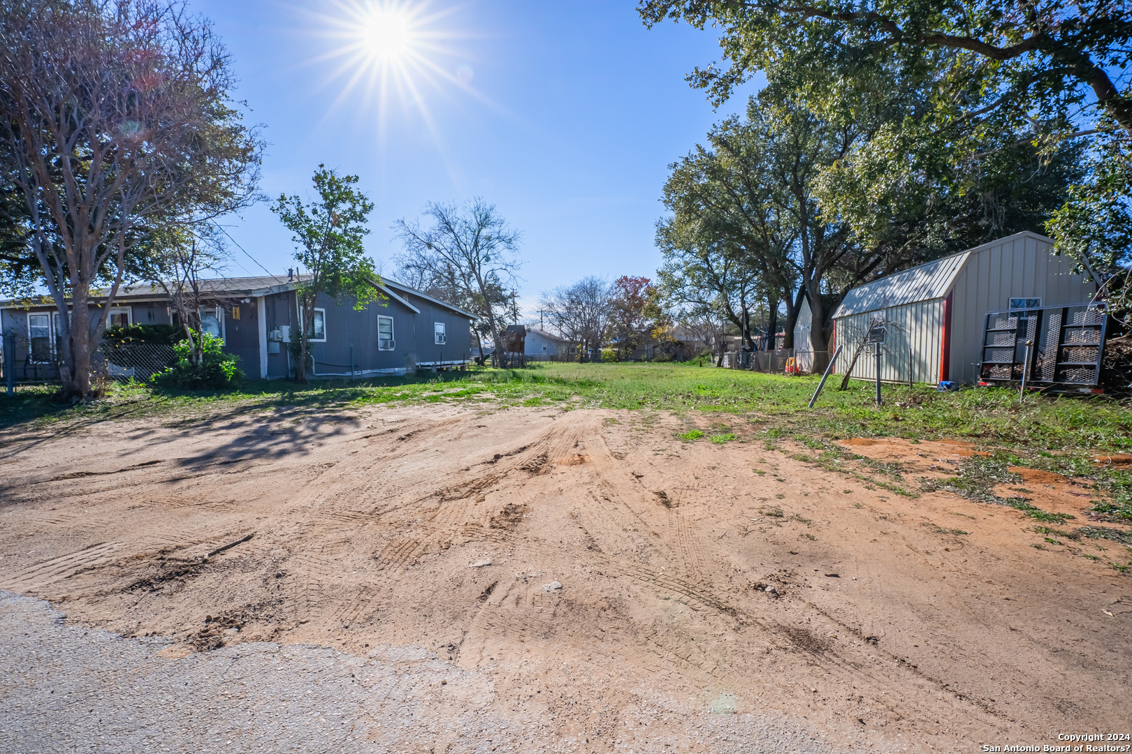 7988 E 5TH ST, Somerset, TX 78069 — photo 1