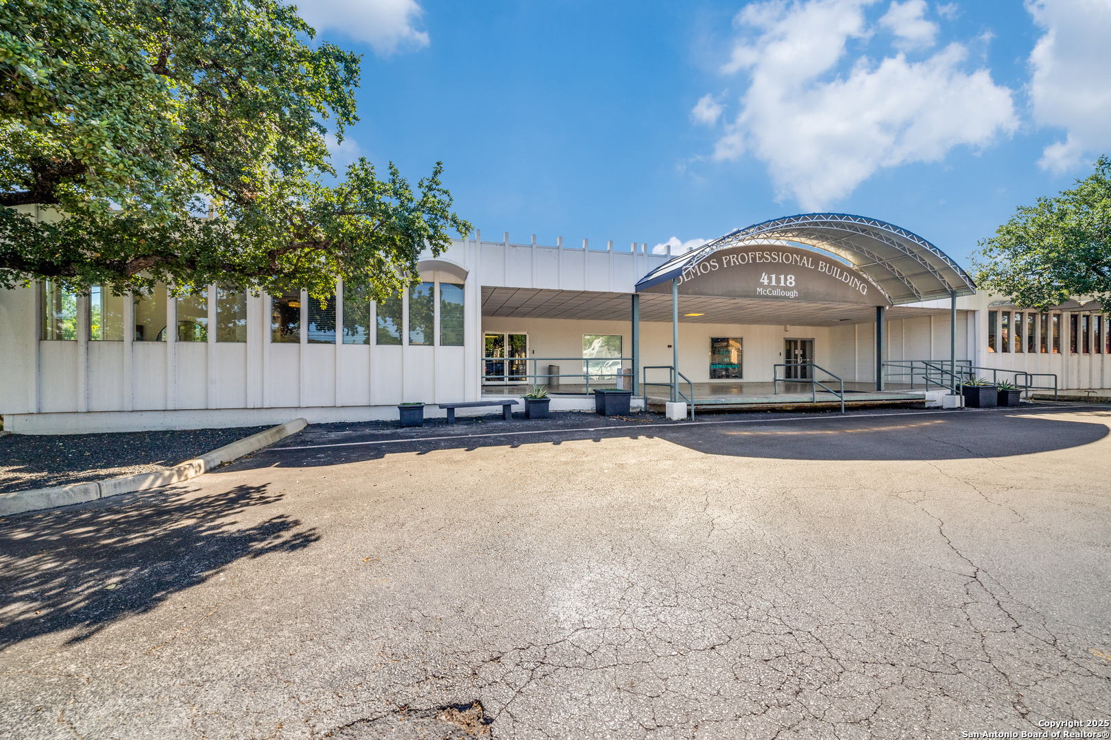 4118 MCCULLOUGH AVE, Olmos Park, TX 78212 — photo 1