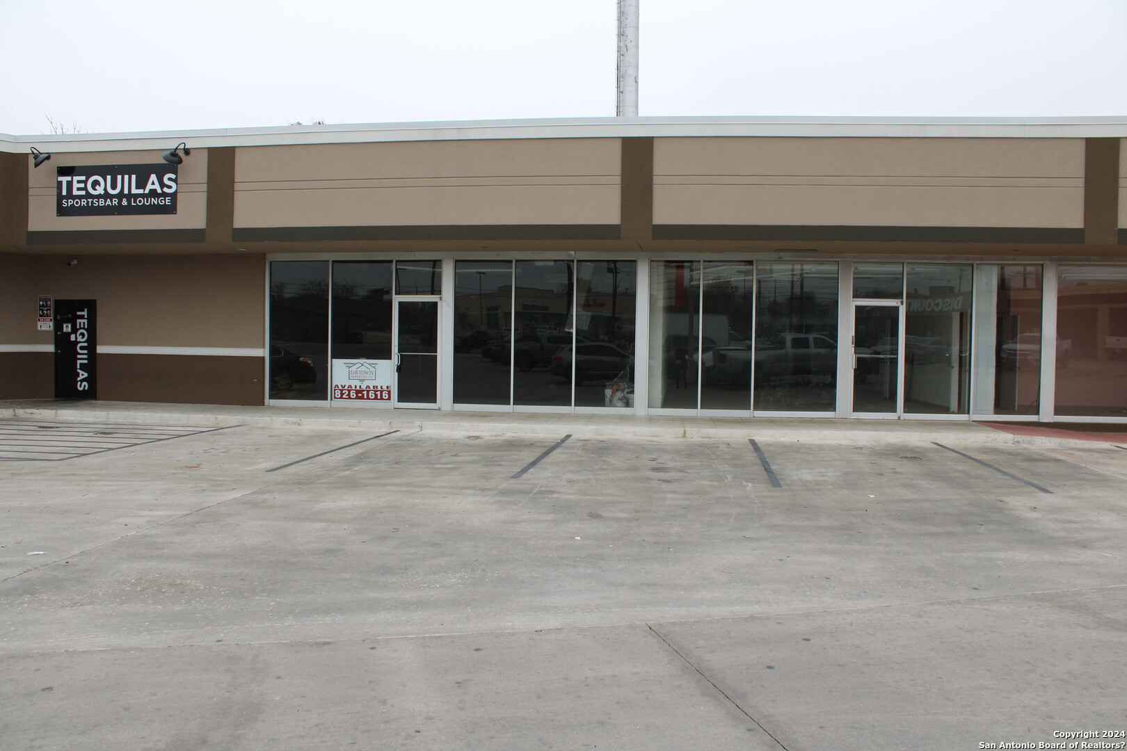 1569 BANDERA RD, San Antonio, TX 78228 — photo 1